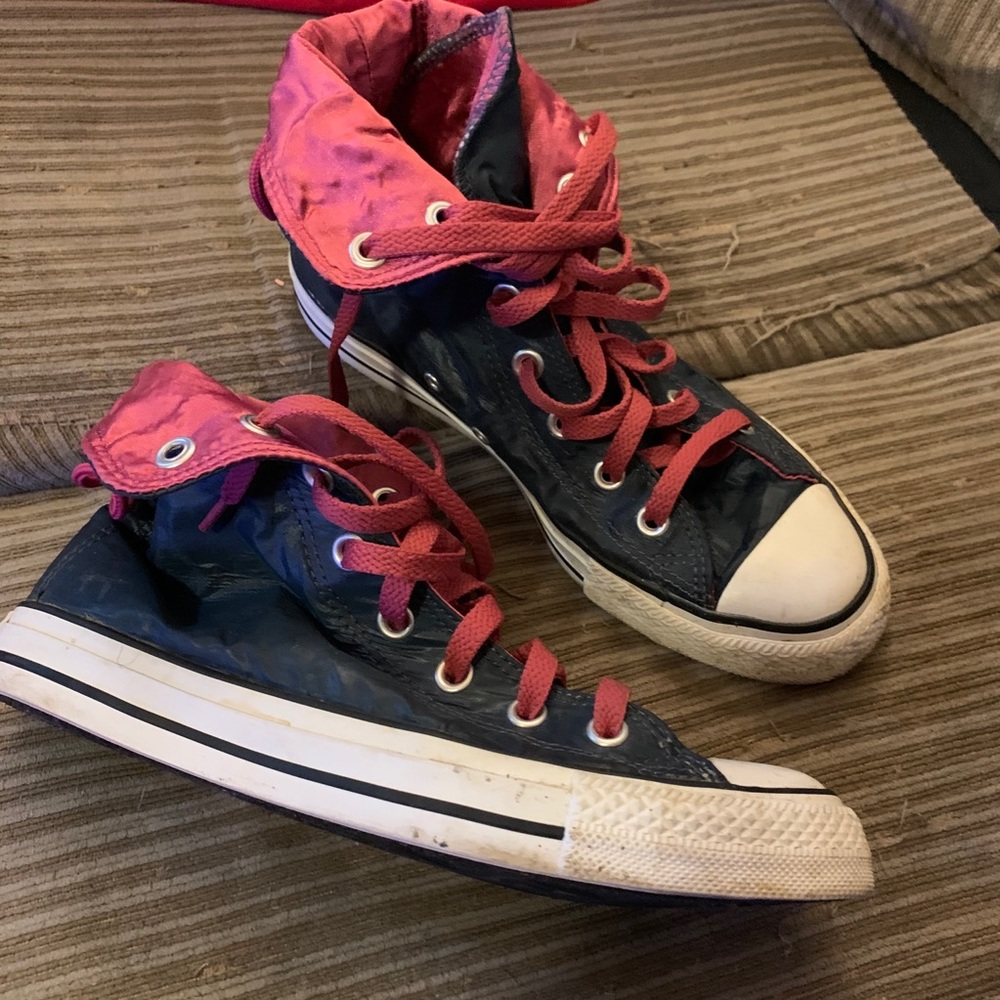 High top Converse sz 7.5 - Picture 3 of 5